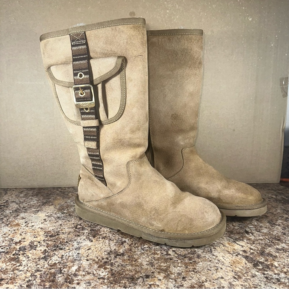 UGG Australia Brown Suede Retro Cargo Boot‎ Size 7- 1895 Fur Buckle
